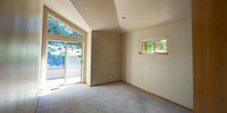 2759 NW CHAMPION CIRCLE, BEND, OR 97703 – AWBREY GLEN Gallery 32