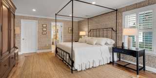 109 Salem Avenue Gallery 33