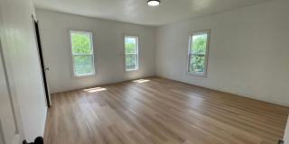 942 Washington Street Gallery 3