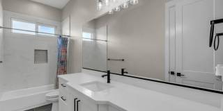 Custom 6 Bedroom Home in Great Location. Gallery 23