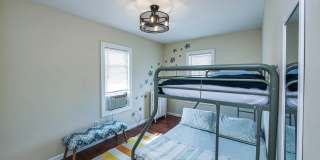 201 N Portland Ave Gallery 14