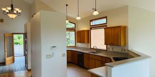 Stunning Custom Home with Beautiful Views Gallery 7