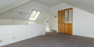 311 E 11th - 5Bed/2Bath - Onsite Parking Available! Gallery 12