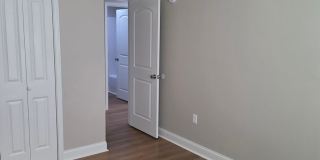 Charming 3 bed, 1.5 bath Gallery 16