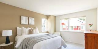 ***1,000 Off 1st Month rent if Lease signed by 9/1*** Light filled 3BD/3BA townhome Gallery 14