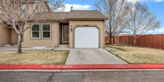 Two Bedroom Near The Powers Corridor Gallery 1