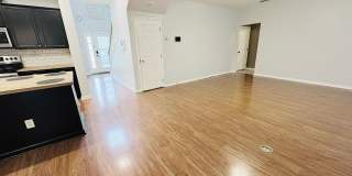 Beautiful Home with Private Wooded Backyard Beautiful Home with Private Wooded Backyard Gallery 7