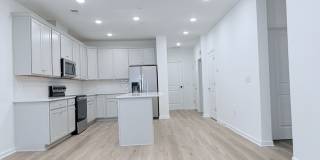 421 Washington Street Gallery 1