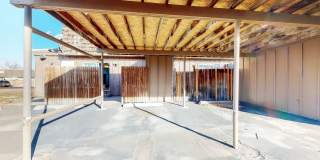 Updated 2 Bed Townhouse w/ Utilities Included! Gallery 18