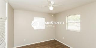 4395 Sherwood Boulevard Gallery 12