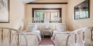 214 W Hyman Avenue Gallery 12