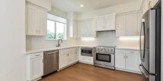 New Luxury Townhome with 2-Car Garage | Minutes to Downtown Redwood City & Tech Campuses New Luxury Townhome with 2-Car Garage | Minutes to Downtown Redwood City & Tech Campuses Gallery 12