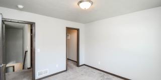 Stylish Townhome in Harrisburg School District – Open Floor Plan & Loft! Gallery 38