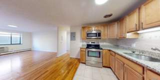 Great Location with Heat/HW Incl! Brookline 2-Bed/1-Bath for 9/1 Move-In Gallery 11