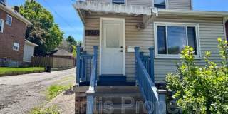 2210 Hampton Street Gallery 1
