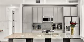 2100 Miami Rd Gallery 7