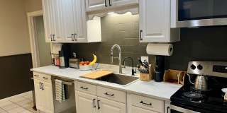 3/2 Duplex Conveniently Situated in an Established Neighborhood! Gallery 9