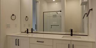 Live Where Style Meets Convenience – 2BR Townhome + Garage Gallery 14