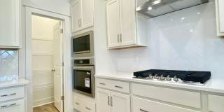 5 Bedroom, 3.5 Bathroom Home w/ Office and 2 Car Garage Gallery 14