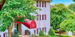 The Ivy Club Gallery 16