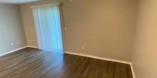 River Walk Apartments Gallery 100