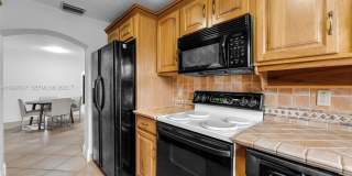 9840 SW 60th St Gallery 12