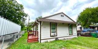 *MOVE IN SPECIAL* 2 Bedroom / 1 Bath Unit Near Lackland AFB! Gallery 16