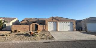 Beautiful 3C Garage Home on Golf Course Beautiful 3C Garage Home on Golf Course Gallery 1