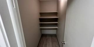 Spacious 2 bedroom in downtown location Gallery 37