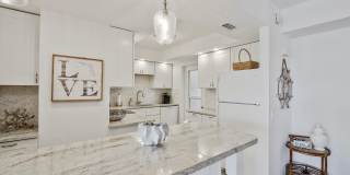 225 Beach Road Gallery 8