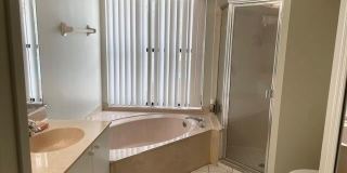 618 SE STREAMLET Avenue Gallery 18
