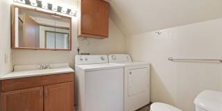 MOVE IN READY! Includes water, sewer and garbage. 2 bed 1 bath downtown Olympia! Gallery 16