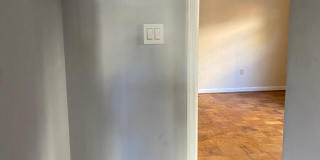 1300 N MEADE Street Gallery 25