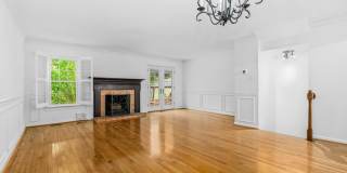 146 WASHINGTON Street Gallery 15