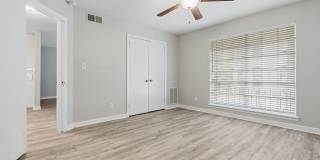 Celeste Manor - 1 Bedroom / 1 Bathroom, Updated Gallery 29