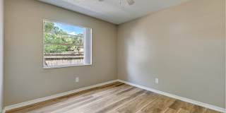 Green Oaks Apartments Gallery 8