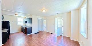 4-Bed Farmhouse Minutes from UVM Campus (30 Chase St) Gallery 3