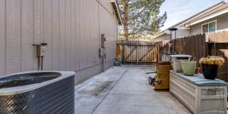 Fully Furnished Modern Home With Great Location Gallery 38