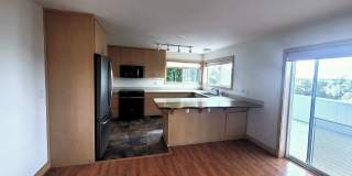 Bayview Condo 2 Bedrooms with Gas Fireplace  - S State St Gallery 22
