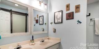525 E 37th Street Gallery 14