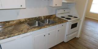 2 bedroom 1 bath duplex available for rent! Gallery 8