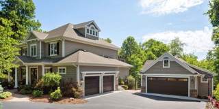 Luxury Living in Minnetonka – 6BR Home in Prime  Location Gallery 4