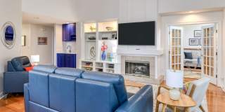 Luxury 4-bedroom - 4 bath with garage Gallery 6