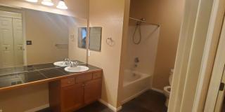 Spacious 2B/2B Main Level Condo With Garage NOW AVAILABLE Gallery 6