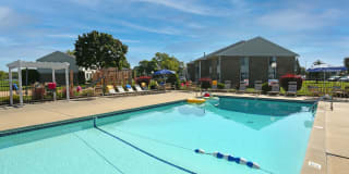 Waters Landing Apartment Gallery 1