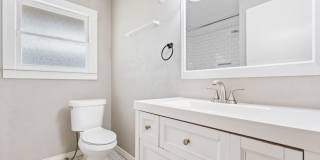 Charming 2 Bedroom Home with Office & Oversized Backyard in Schertz Gallery 18