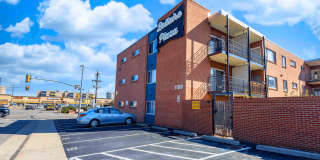 Bellaire Plaza Gallery 19