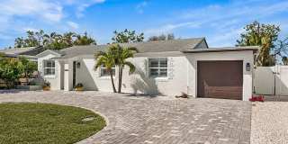 Coastal Luxury Living Just Minutes from Madeira Beach - 3bed | 2 bath Gallery 1