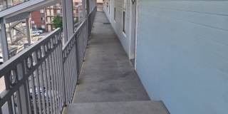 Walking distance to UT/ Very short walk Gallery 28