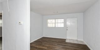 560 Winton Terrace NE Gallery 6